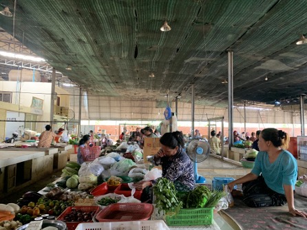 Fresh food market in Kandal province, Cambodia. Photo by Shreya Chitnavis, WorldFish. 