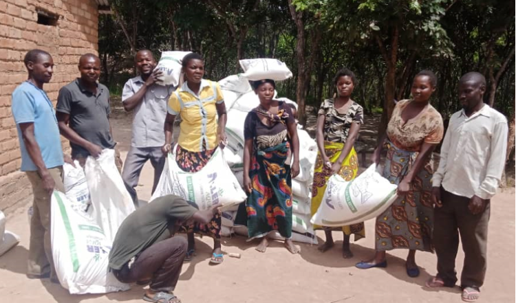 Members of a youth cooperative (Pibelibe) in Kasama District. Photo by Mercy Sichone.