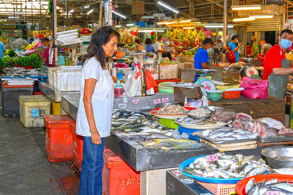 Shakuntala at fish market