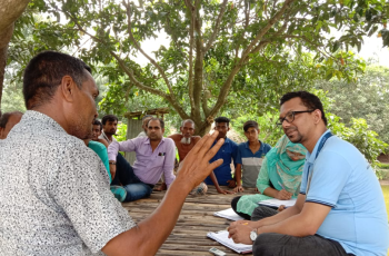 Faridul Haque (right) is seen conducting focus group discussions in a village at Bogura, Bangladesh. Photo by Mst. Zohura Khatun (Meera), Program Officer, WorldFish.