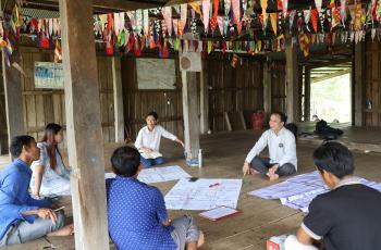 Meeting with community to explore story in Thmey CFi 