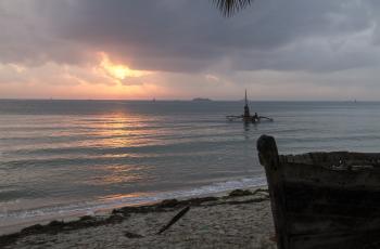 Busy water ways early in the morning in Bagamoyo, Tanzania. Photo by Samuel Stacey.