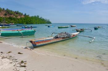 Beacou beach on the north coast of Timor-Leste. Photo by Kate Bevitt, WorldFish.