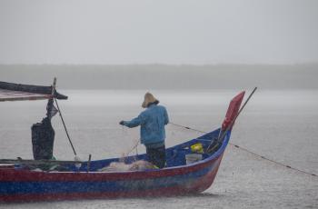 Protecting and enforcing inshore exclusive zones for small-scale fisheries: Leveraging communication strategies and tools to organise advocacy and mobilisation. Photo by Photo by Hong Chern Wern, WorldFish.