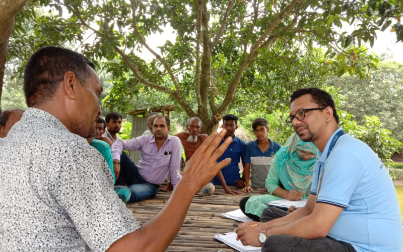 Faridul Haque (right) is seen conducting focus group discussions in a village at Bogura, Bangladesh. Photo by Mst. Zohura Khatun (Meera), Program Officer, WorldFish.