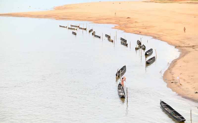 Traditional fishing boat in Mahanadi river Odisha. Photo by Sourabh Dubey.