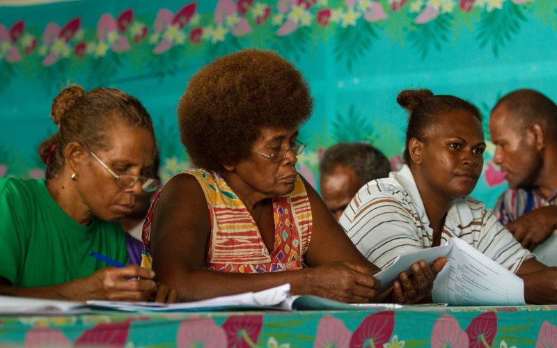 WorldFish is working with the government to scale CBRM to communities throughout the Solomon Islands. Photo: Filip Milovac