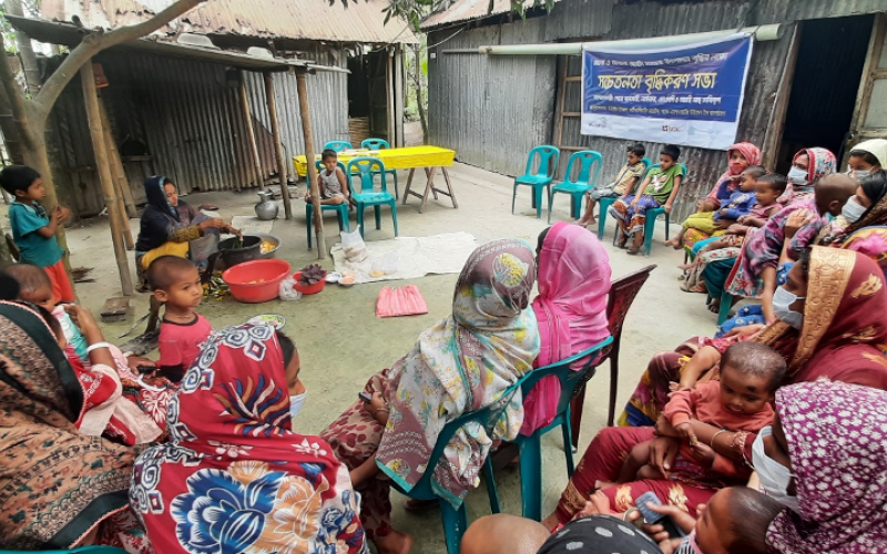 Cooking demonstration for community members in Chaula village of Rangpur. Photo by WorldFish/Maherin Ahmed