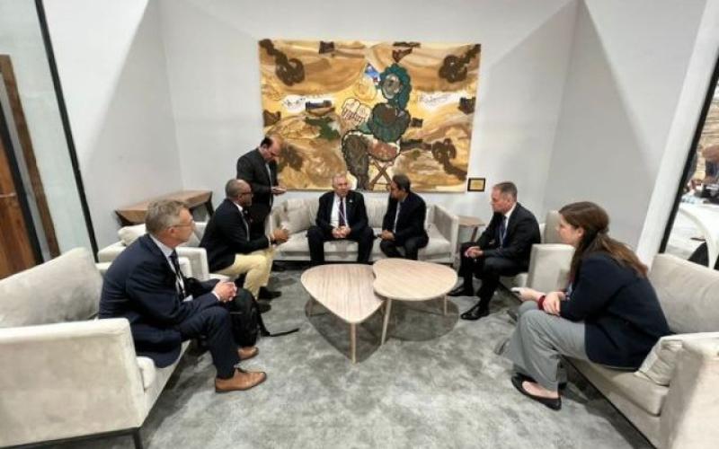 Egyptian Minister of Agriculture and Land Reclamation Al-Sayed El-Quseir in discussions with high-level CGIAR representatives at COP27. Photo by The Republic.