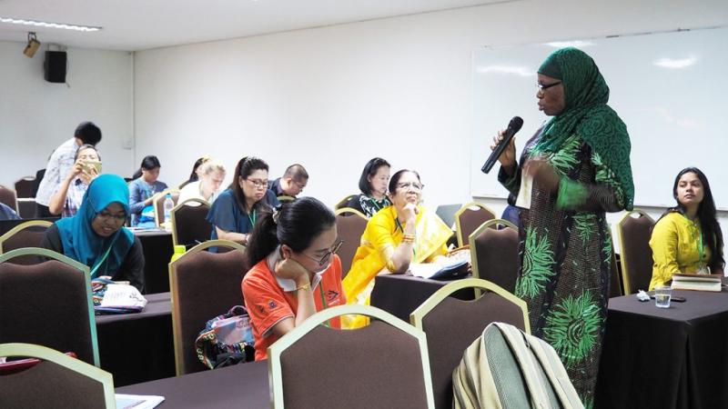 Dr. Kafayat Fakoya presenting at the 7th Global Conference on Gender in Aquaculture and Fisheries in 2018.