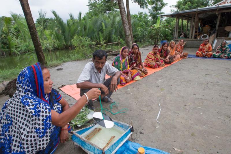 Training session underway in Khulna, Bangladesh. Photo by Yousuf Tushar.