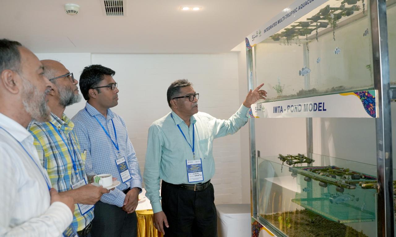 Dhaka workshop on Integrated Multi-Trophic Aquaculture (IMTA) hosted by WorldFish Bangladesh under the Asia–Africa BlueTech Superhighway (AABS), bringing together government, research and private sector stakeholders to discuss climate-resilient aquaculture. Photo: Dilruba Sharmin/Shohorab Hossain/WorldFish.