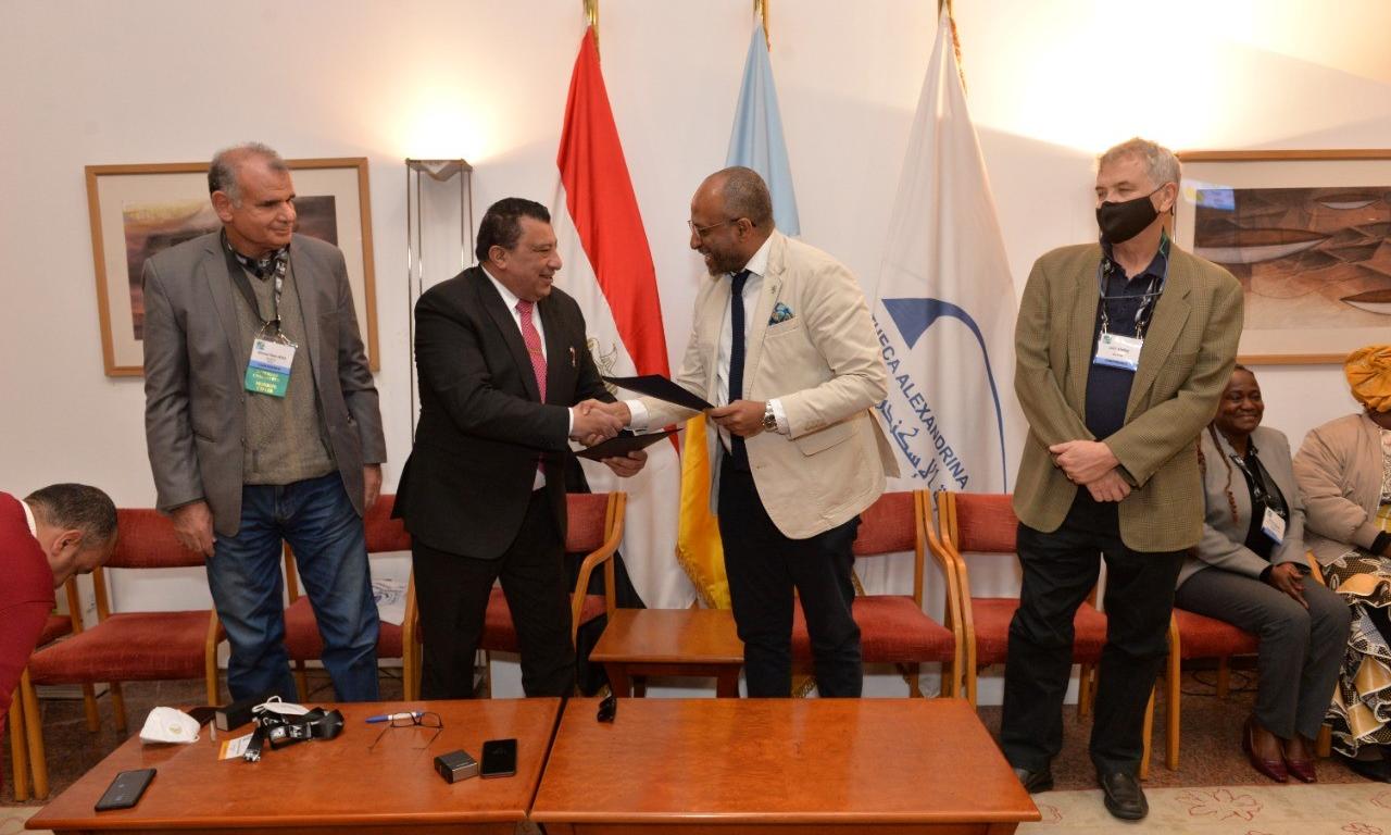 Sign of the (MoU) with the faculty of fish resources, Suez University at bibliotheca Alexandria. Photo by Ibrahim Elseira, Research Assistant, WorldFish, Egypt.