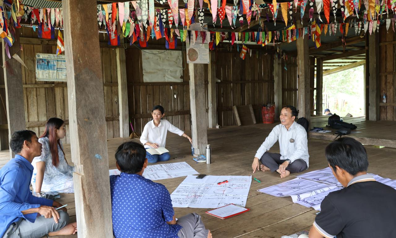 Meeting with community to explore story in Thmey CFi 
