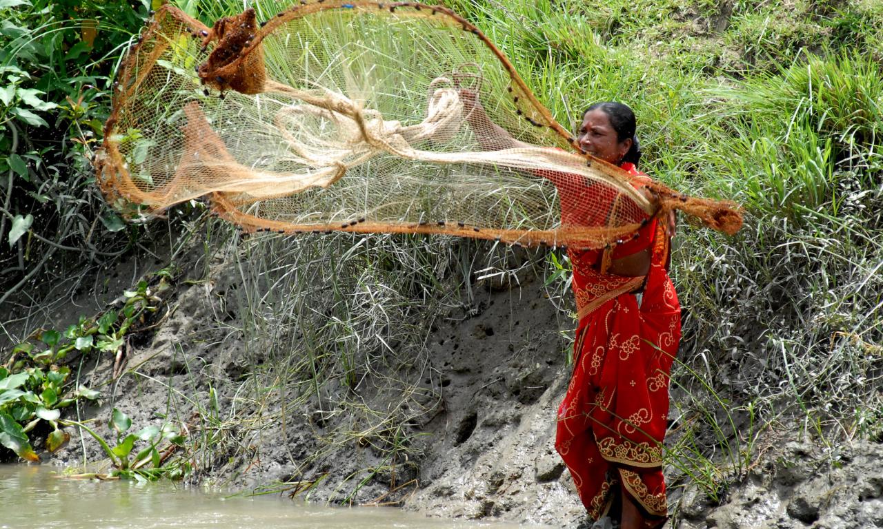 Women empowerment and gender equality can lead to better outcomes for aquatic food systems. Photo by WorldFish.
