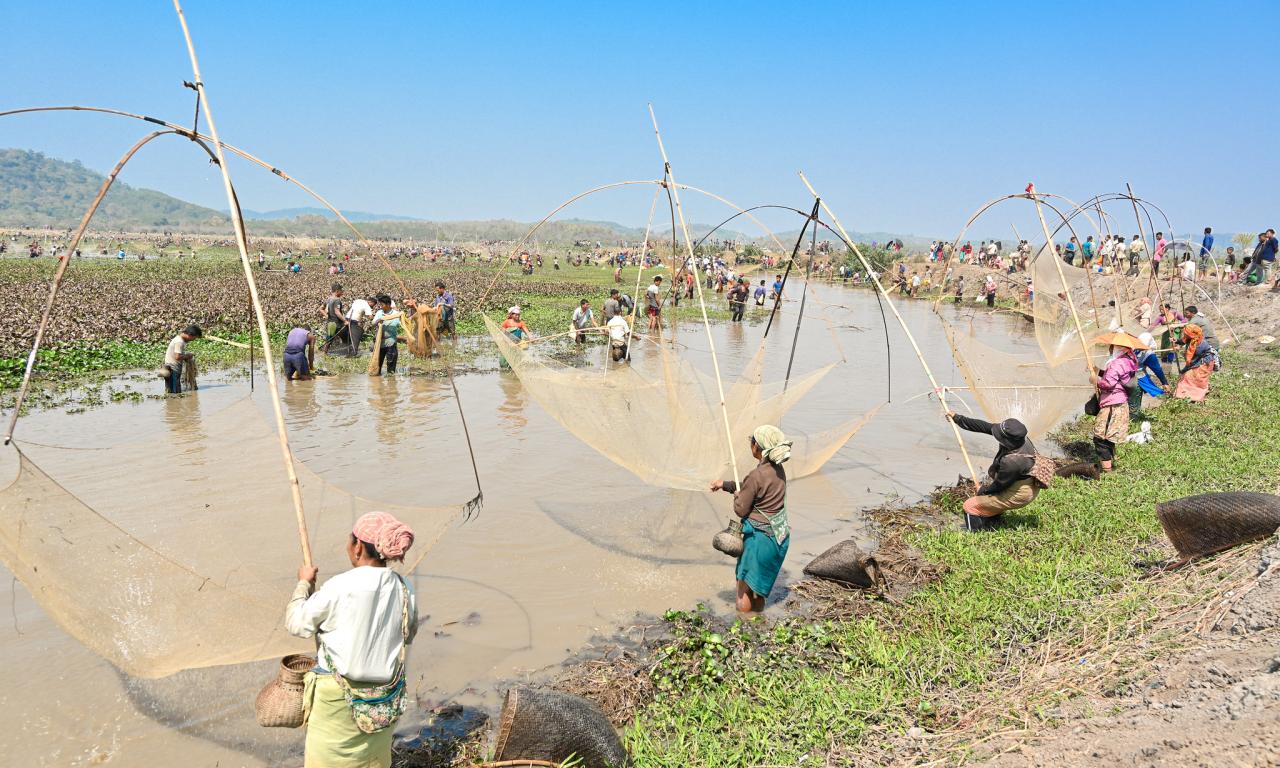 Women led community fishing at Borjong wetland in Assam. Photo by Sourabh Dubey.